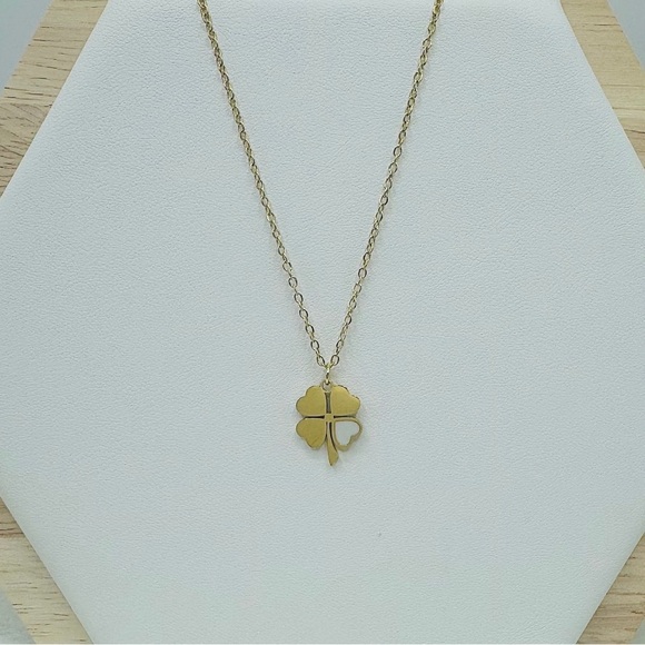 Pink & White Heart Four-Leaf Clover Pendant Necklace in Gold Bundle - Picture 8 of 9